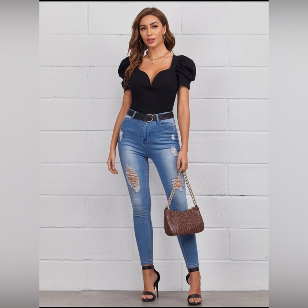 Privé Sweetheart Neck Puff Sleeve Rib-knit Tee